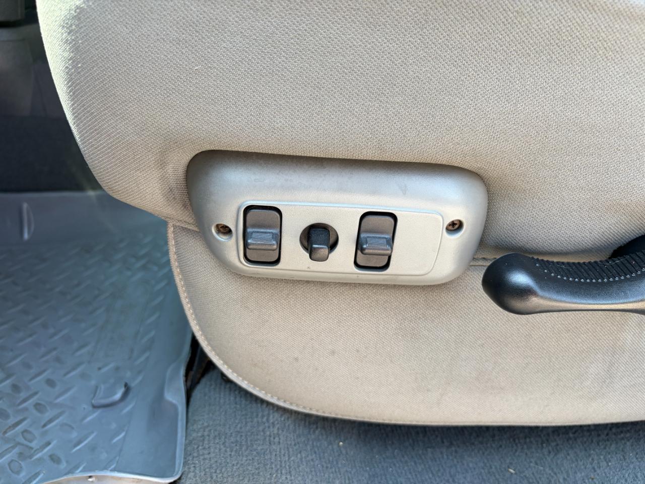 Dodge Ram 2500 4WD Quad Cab 140.5" SLT 2007