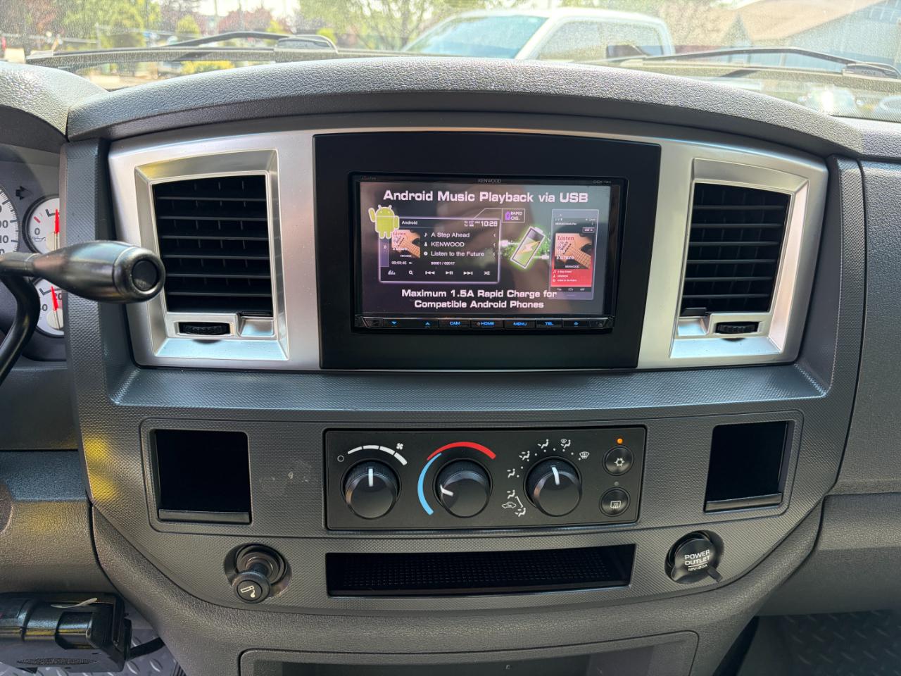 Dodge Ram 2500 4WD Quad Cab 140.5" SLT 2007