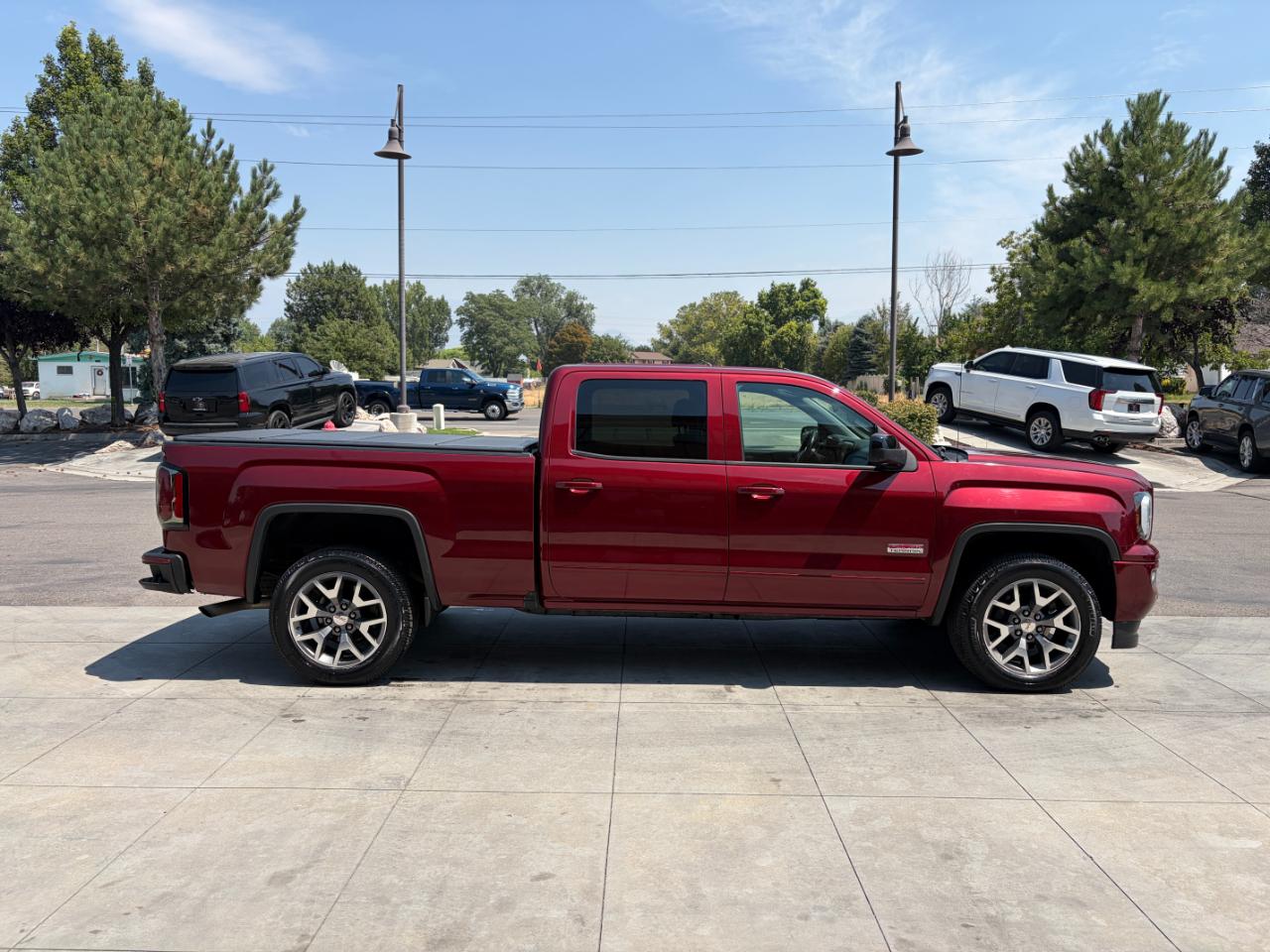 GMC Sierra 1500 4WD Crew Cab 153.0" SLT 2017