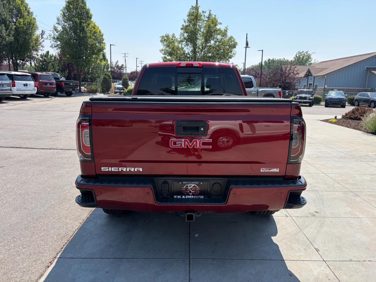 GMC Sierra 1500 4WD Crew Cab 153.0" SLT 2017