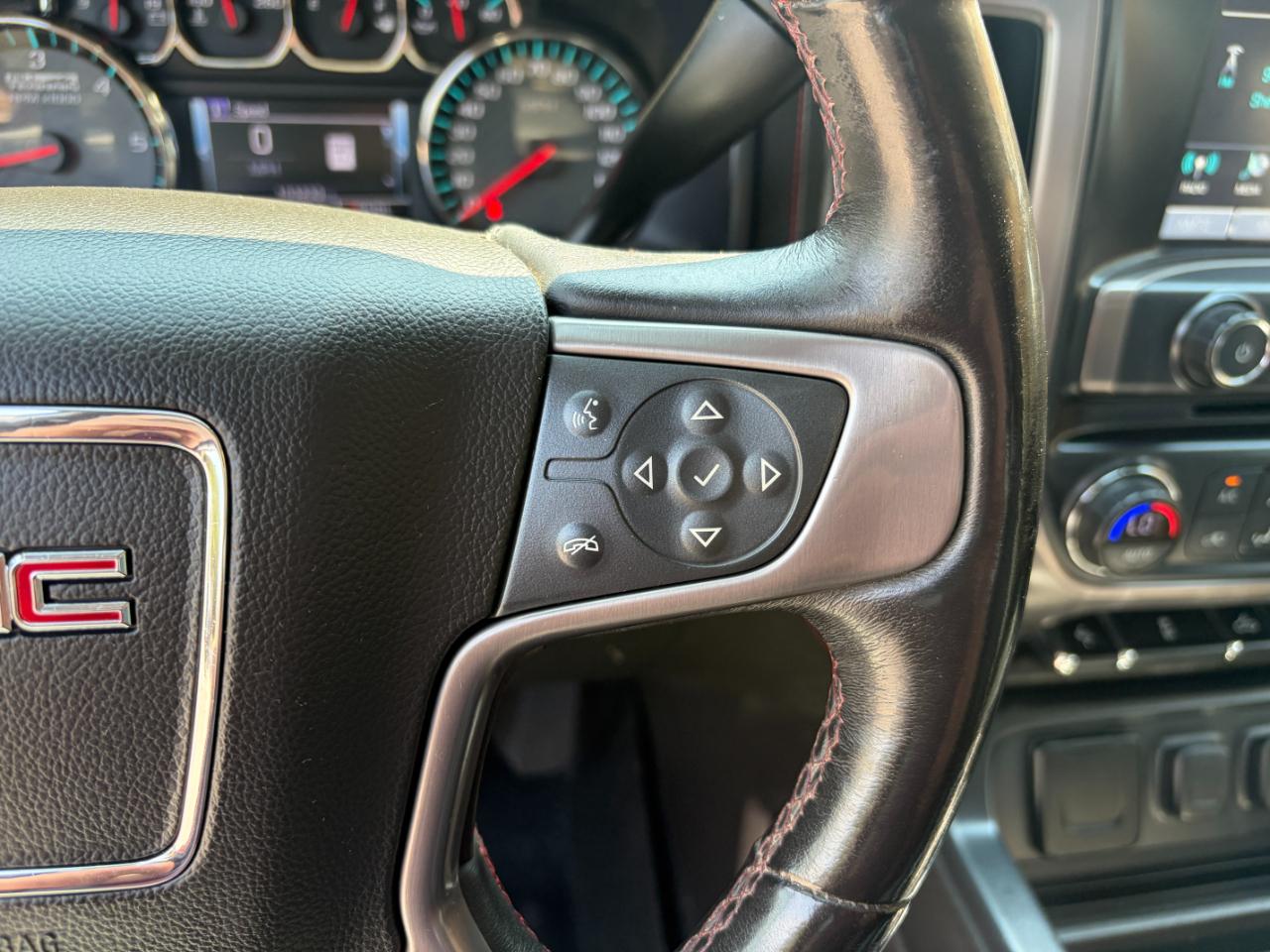 GMC Sierra 1500 4WD Crew Cab 153.0" SLT 2017