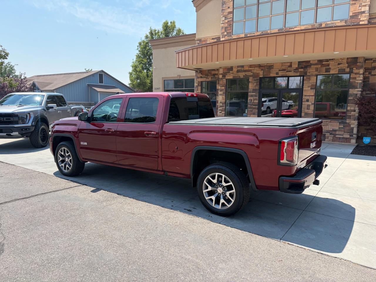 GMC Sierra 1500 4WD Crew Cab 153.0" SLT 2017
