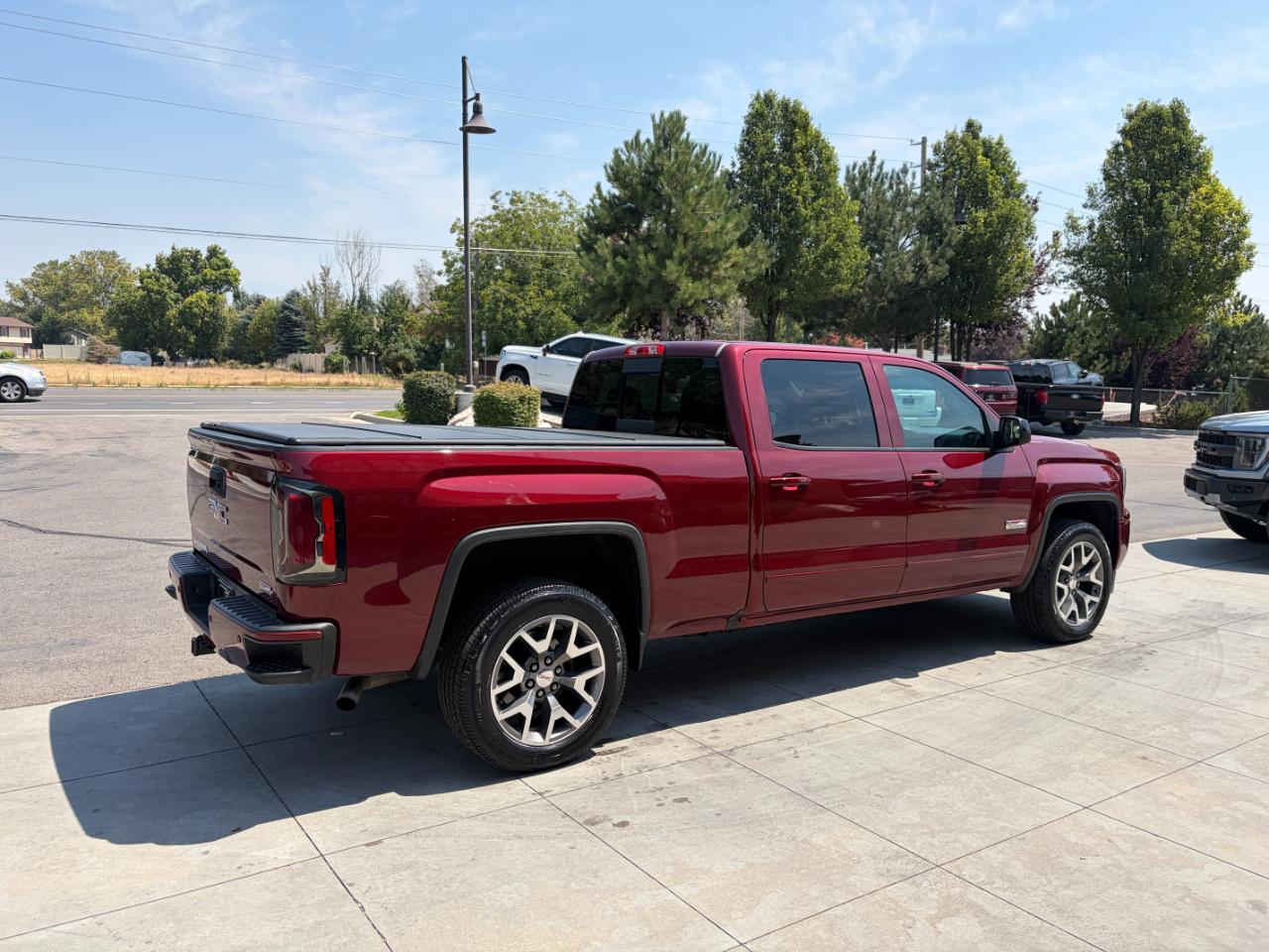 GMC Sierra 1500 4WD Crew Cab 153.0" SLT 2017
