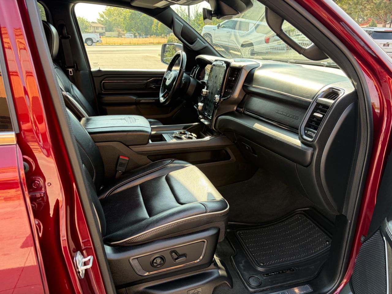 RAM 1500 Limited 4x4 Crew Cab 5'7" Box 2022
