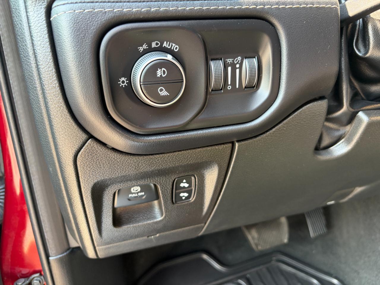RAM 1500 Limited 4x4 Crew Cab 5'7" Box 2022