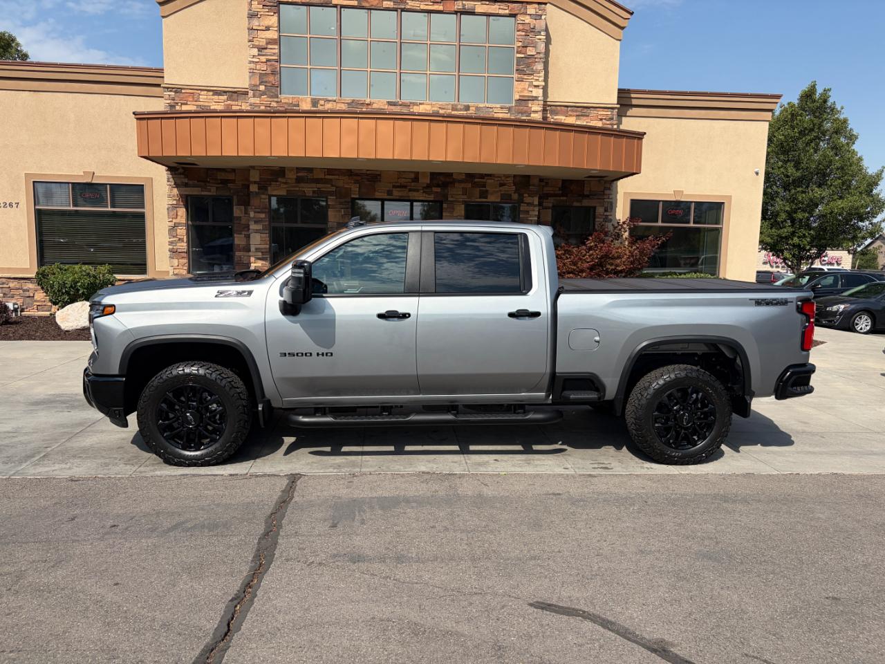 Chevrolet Silverado 3500HD 4WD Crew Cab 159" LT 2026