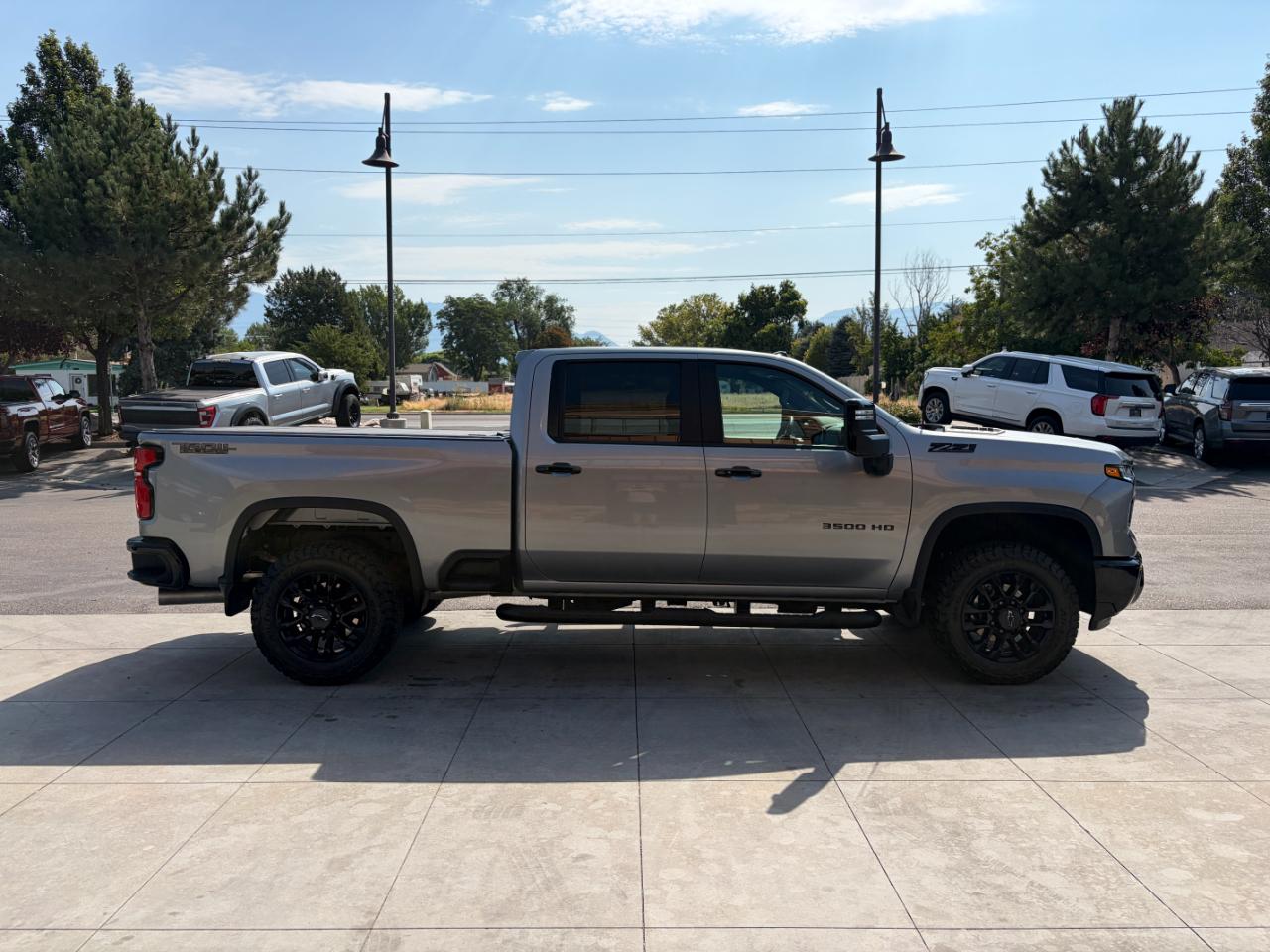 Chevrolet Silverado 3500HD 4WD Crew Cab 159" LT 2026