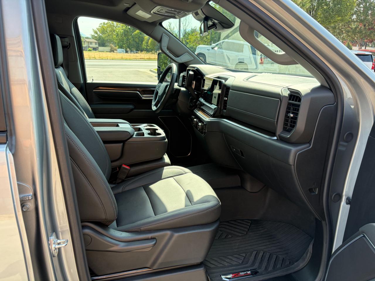 Chevrolet Silverado 3500HD 4WD Crew Cab 159" LT 2026