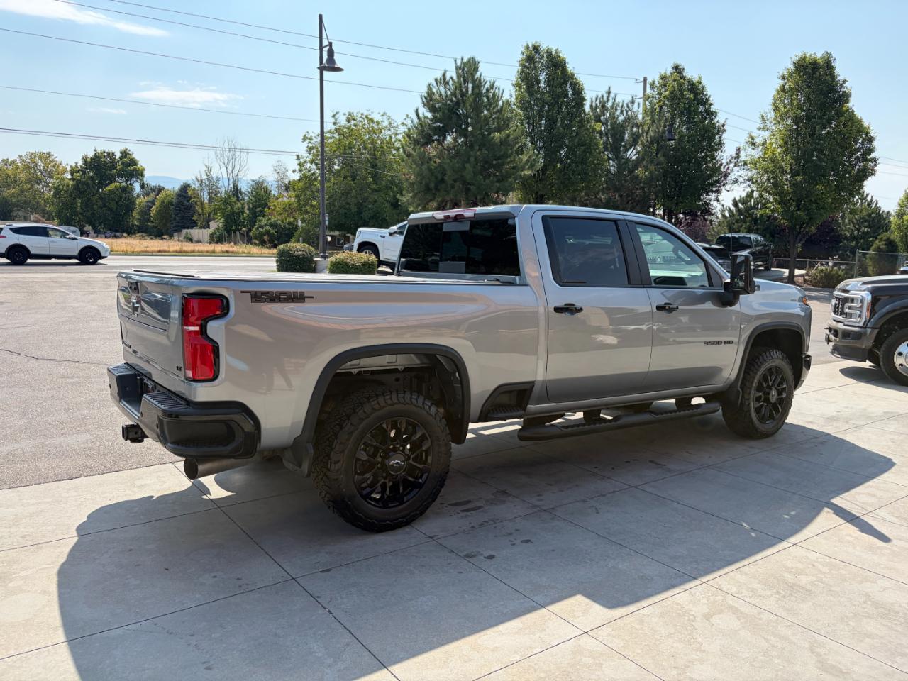 Chevrolet Silverado 3500HD 4WD Crew Cab 159" LT 2026