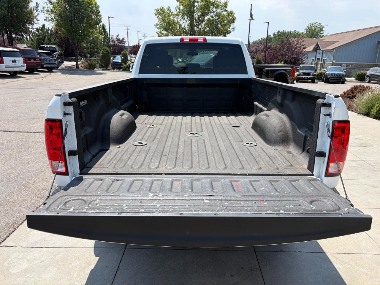 RAM 3500 Tradesman 4x4 Crew Cab 8' Box 2017