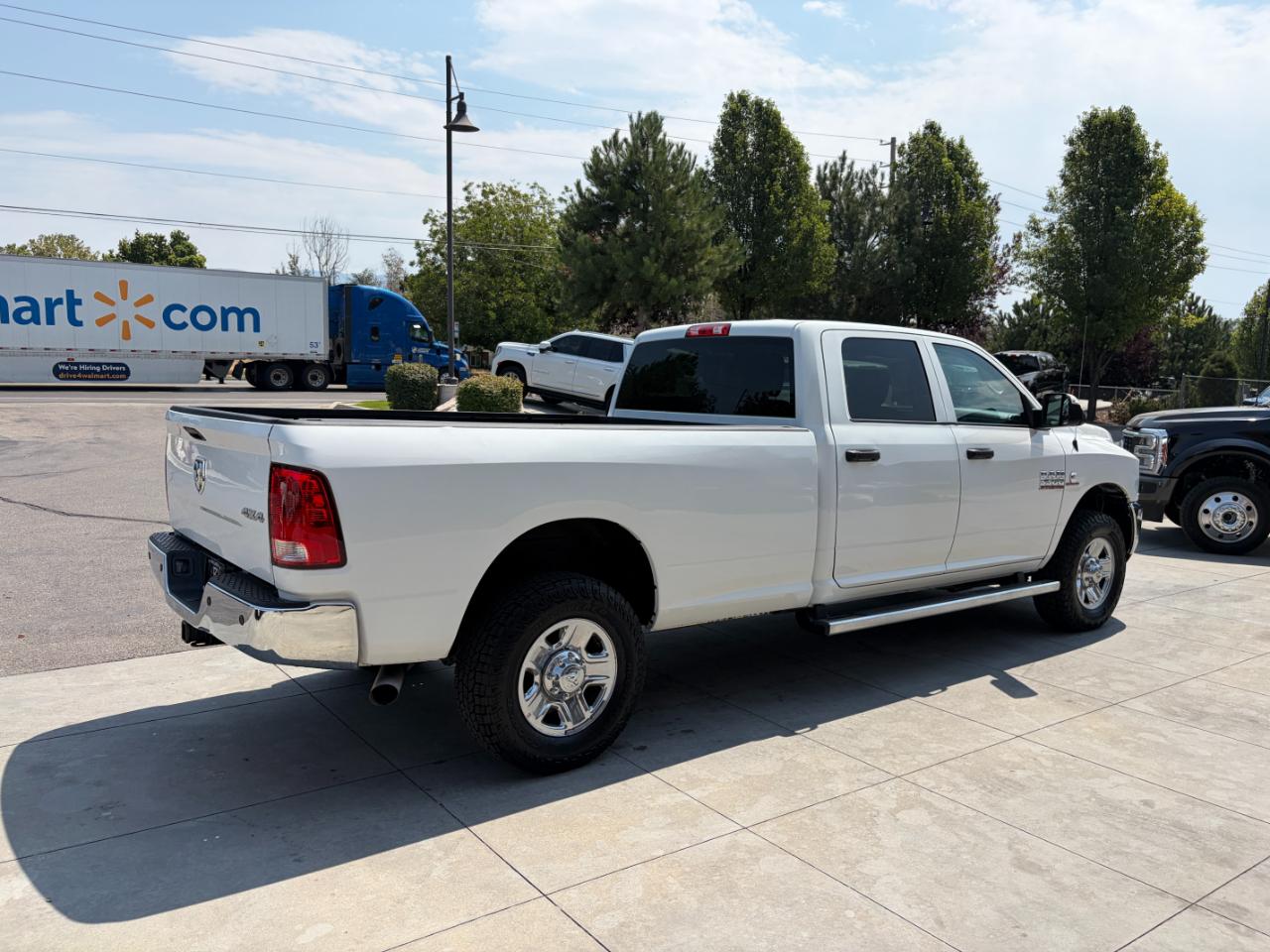RAM 3500 Tradesman 4x4 Crew Cab 8' Box 2017
