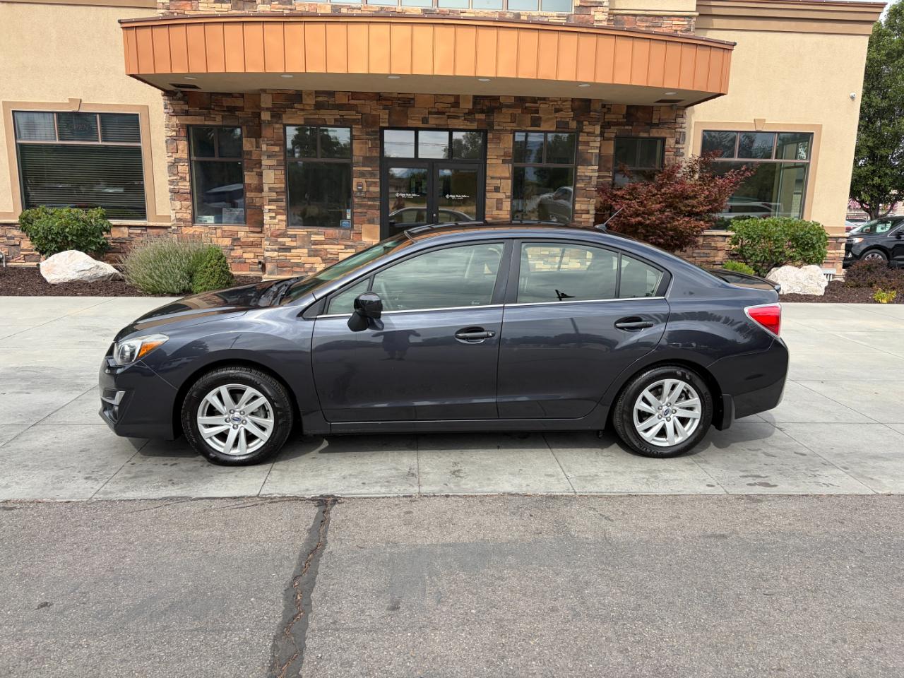 Subaru Impreza Sedan 4dr CVT 2.0i Premium 2015