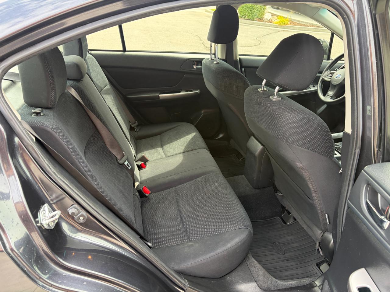 Subaru Impreza Sedan 4dr CVT 2.0i Premium 2015