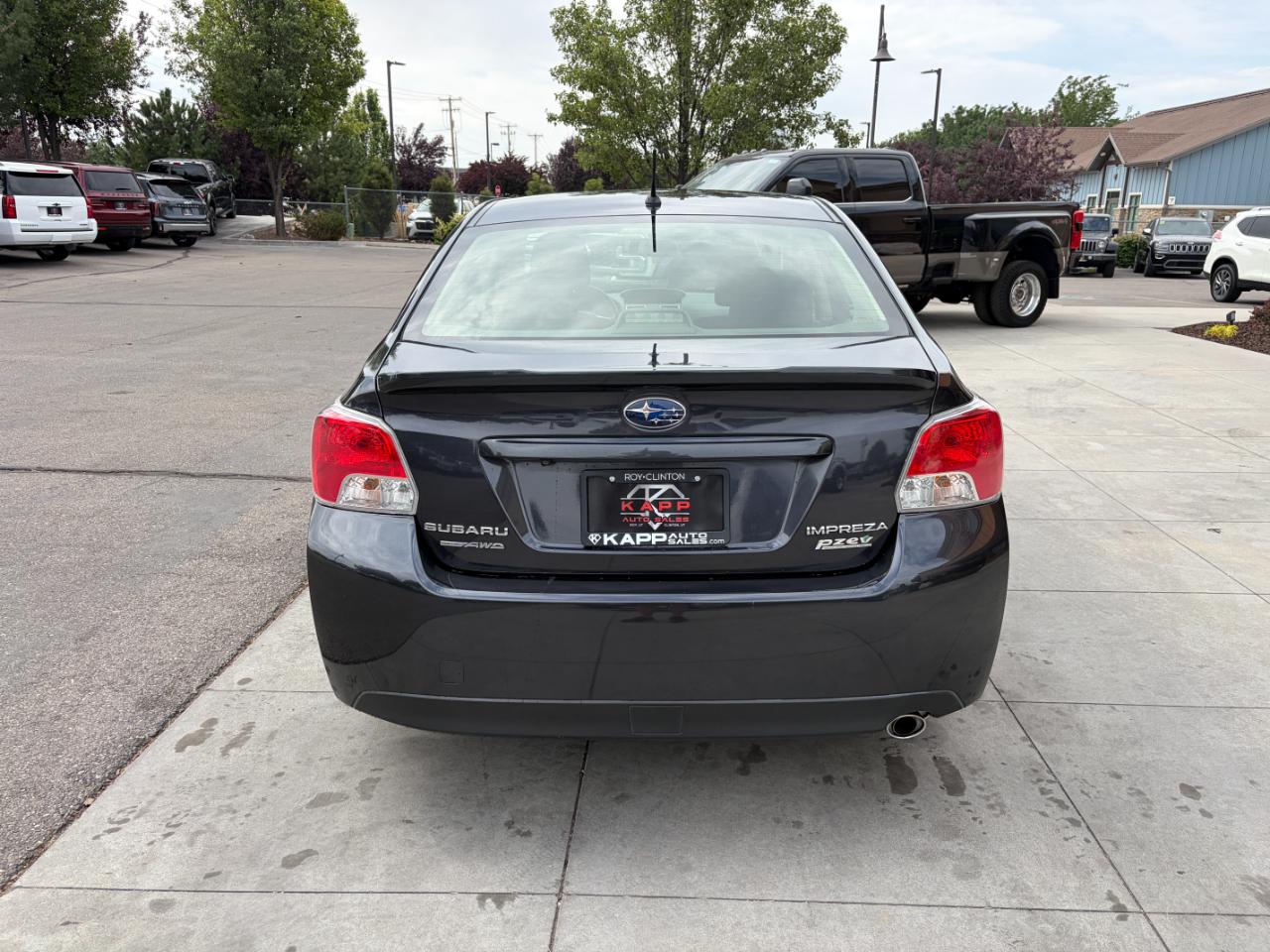 Subaru Impreza Sedan 4dr CVT 2.0i Premium 2015
