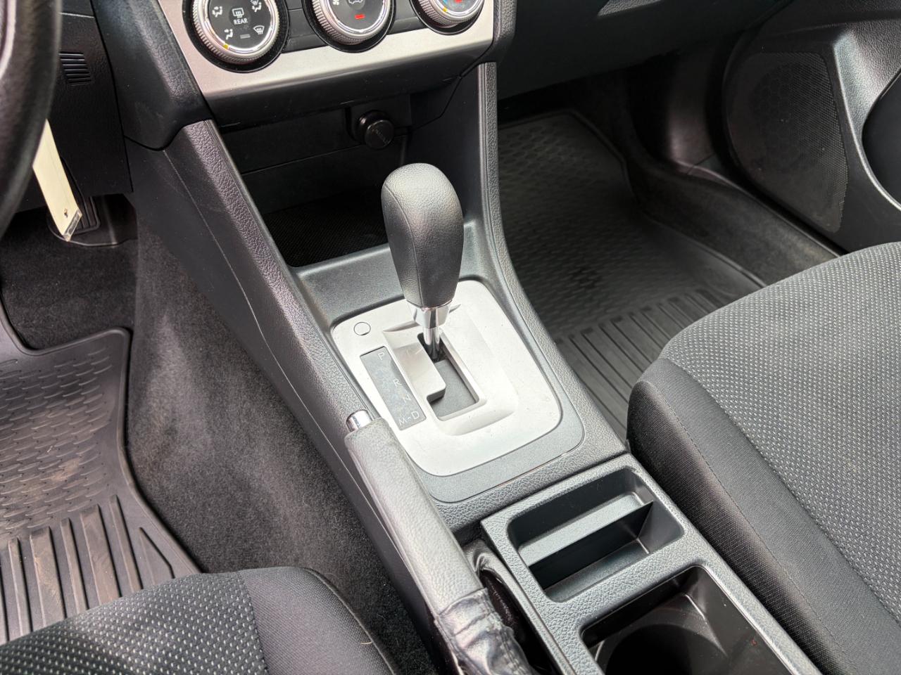 Subaru Impreza Sedan 4dr CVT 2.0i Premium 2015