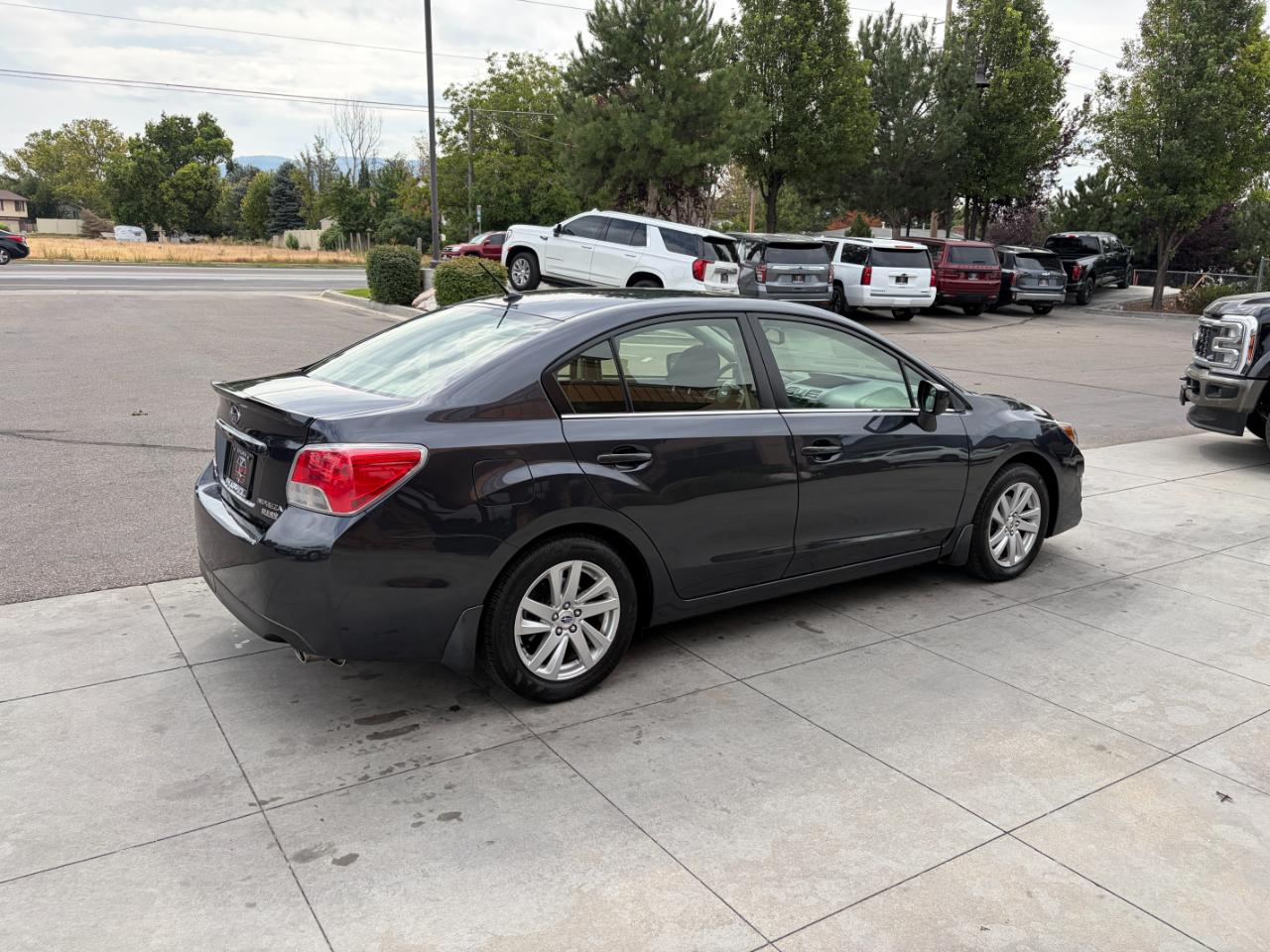 Subaru Impreza Sedan 4dr CVT 2.0i Premium 2015