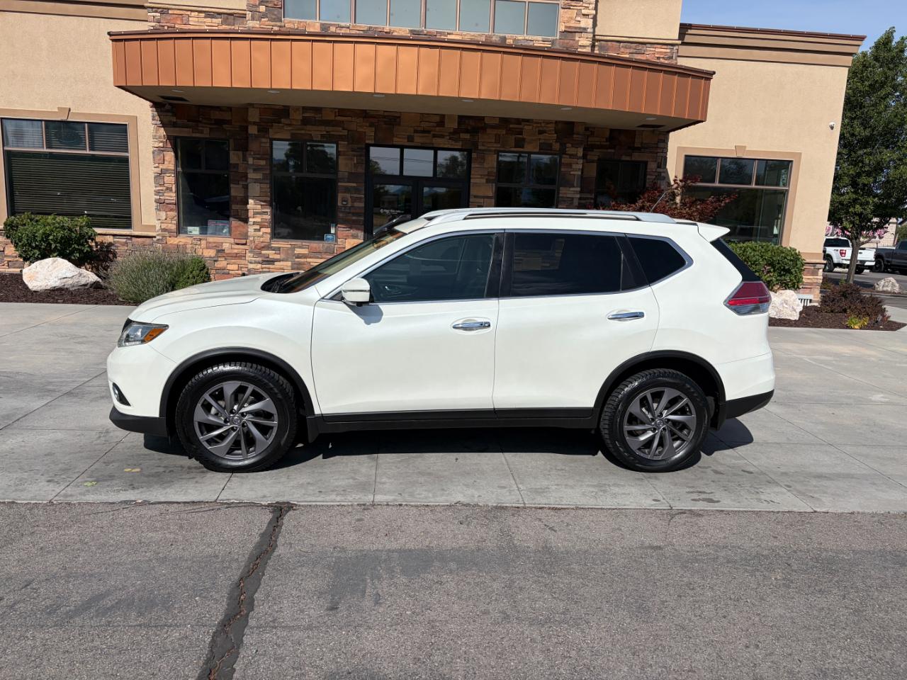 Nissan Rogue AWD 4dr SL 2016