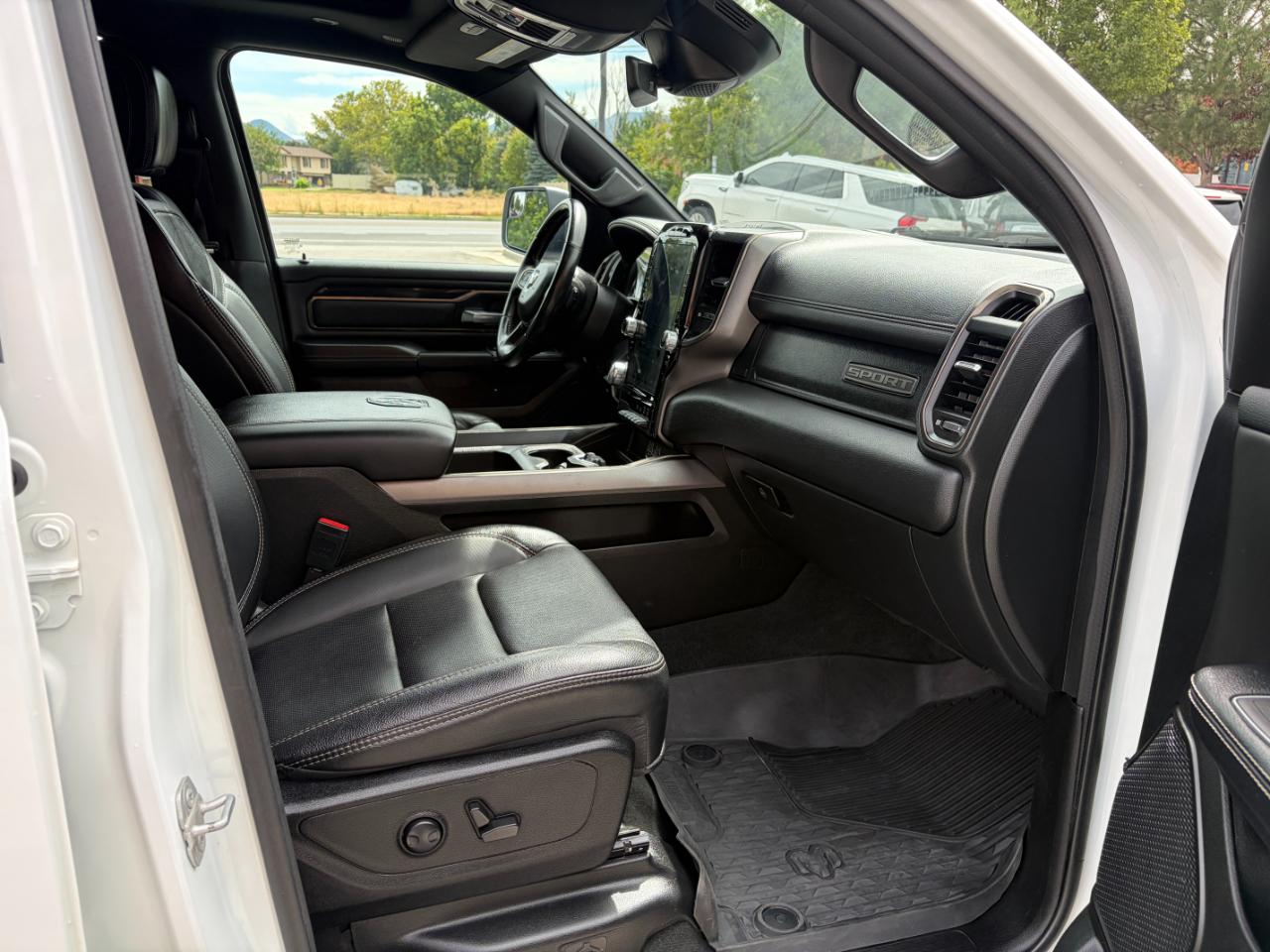 RAM 1500 Sport 4x4 Crew Cab 5'7" Box 2022