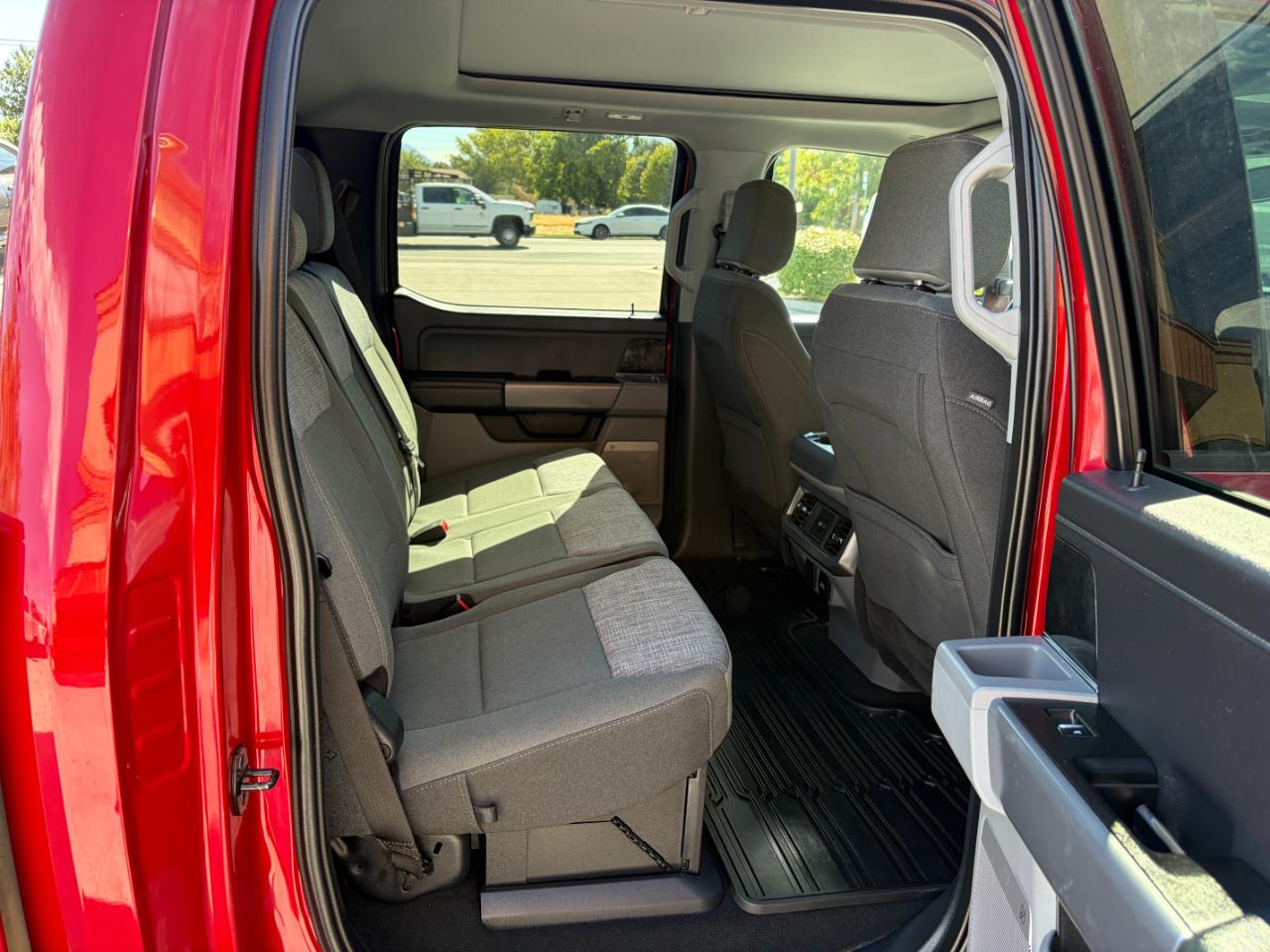 Ford Super Duty F-350 SRW XLT 4WD Crew Cab 6.75' Box 2023