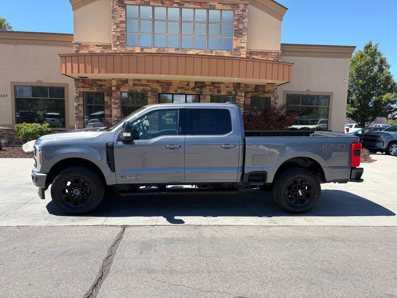 Ford Super Duty F-350 SRW Lariat 4WD Crew Cab 6.75' Box 2024