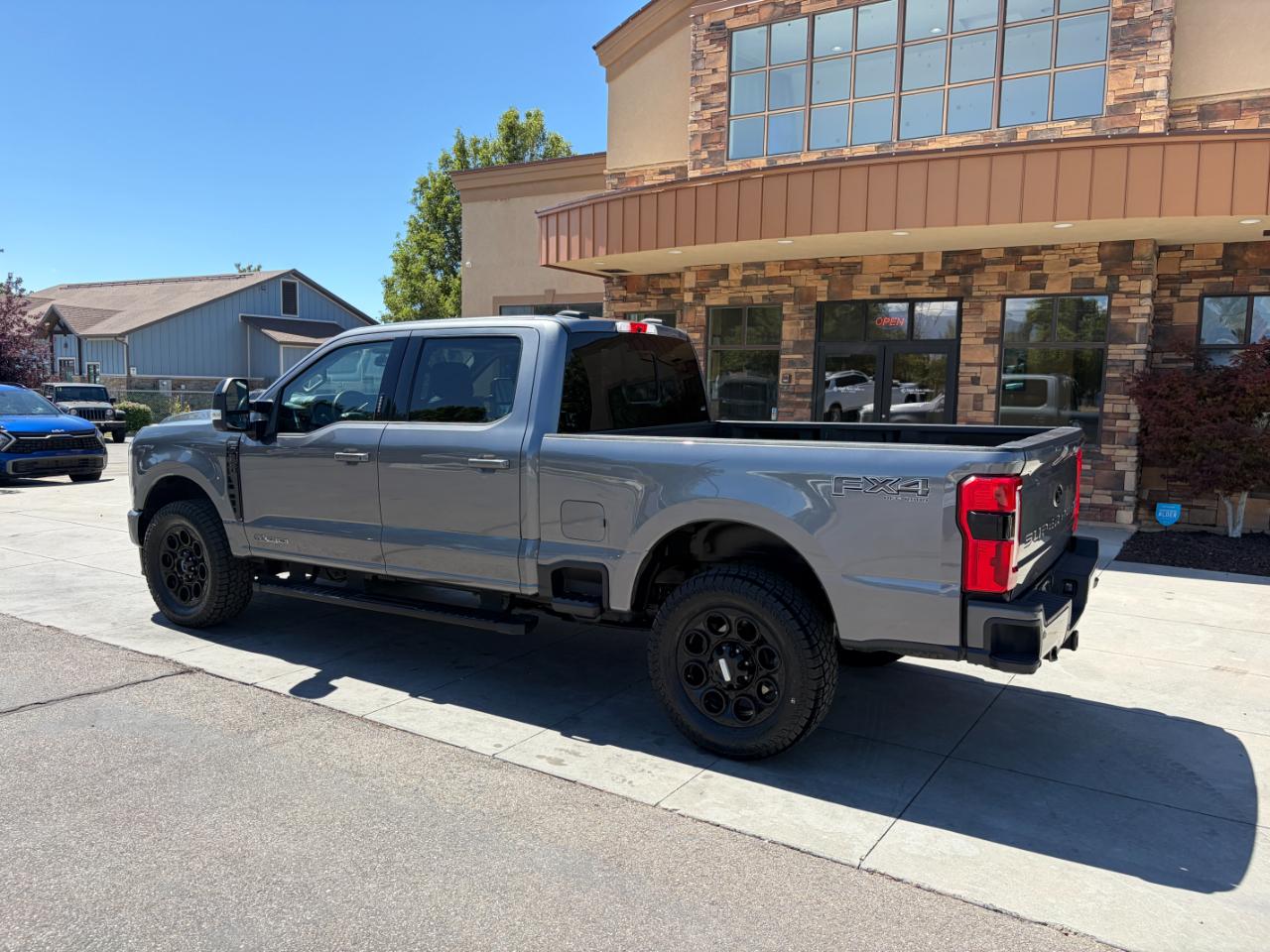 Ford Super Duty F-350 SRW Lariat 4WD Crew Cab 6.75' Box 2024