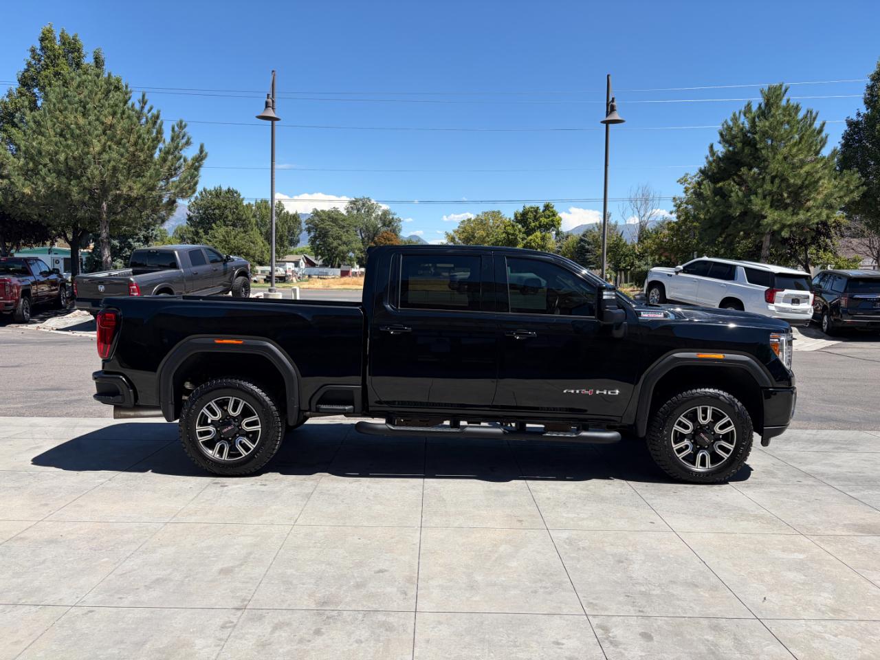 GMC Sierra 3500HD 4WD Crew Cab 159" AT4 2022