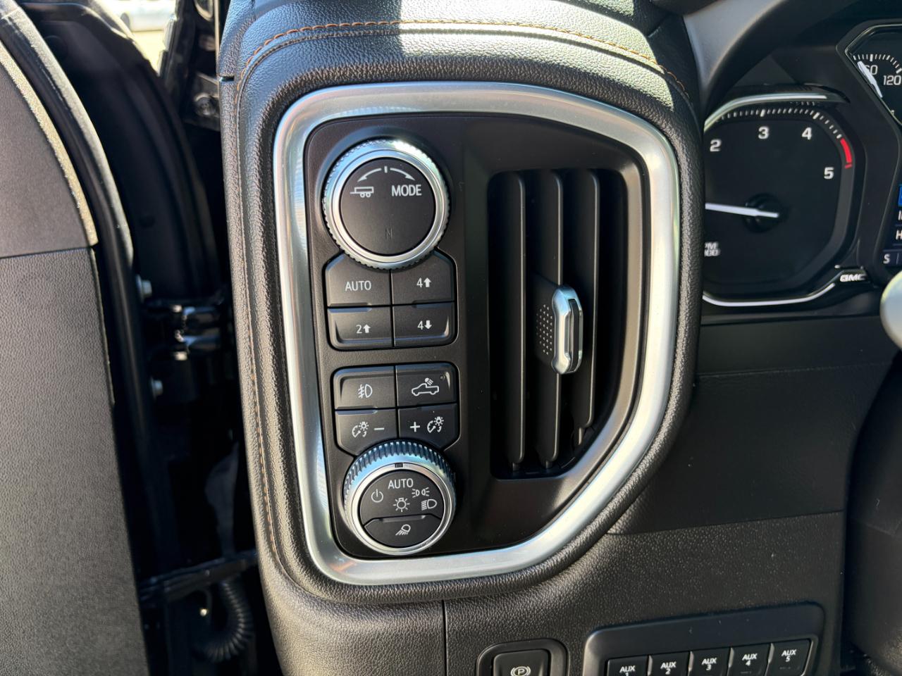 GMC Sierra 3500HD 4WD Crew Cab 159" AT4 2022