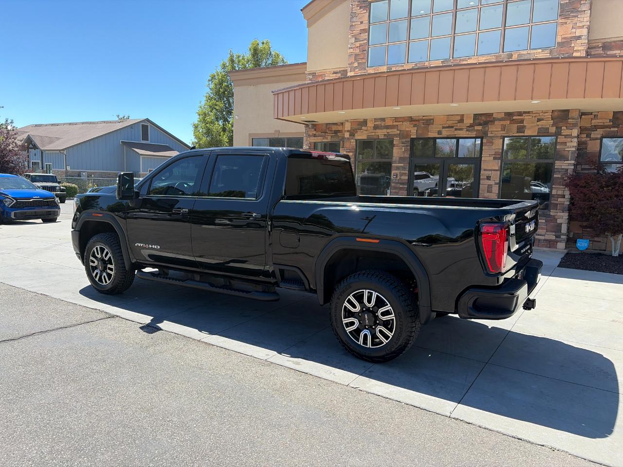 GMC Sierra 3500HD 4WD Crew Cab 159" AT4 2022