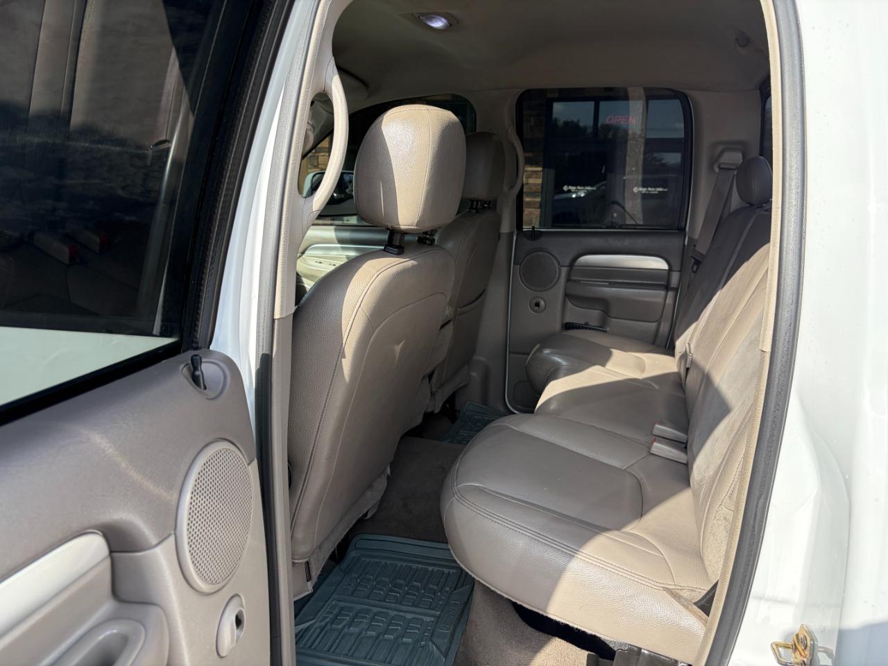 Dodge Ram 2500 4dr Quad Cab 140.5" WB 4WD SLT 2004