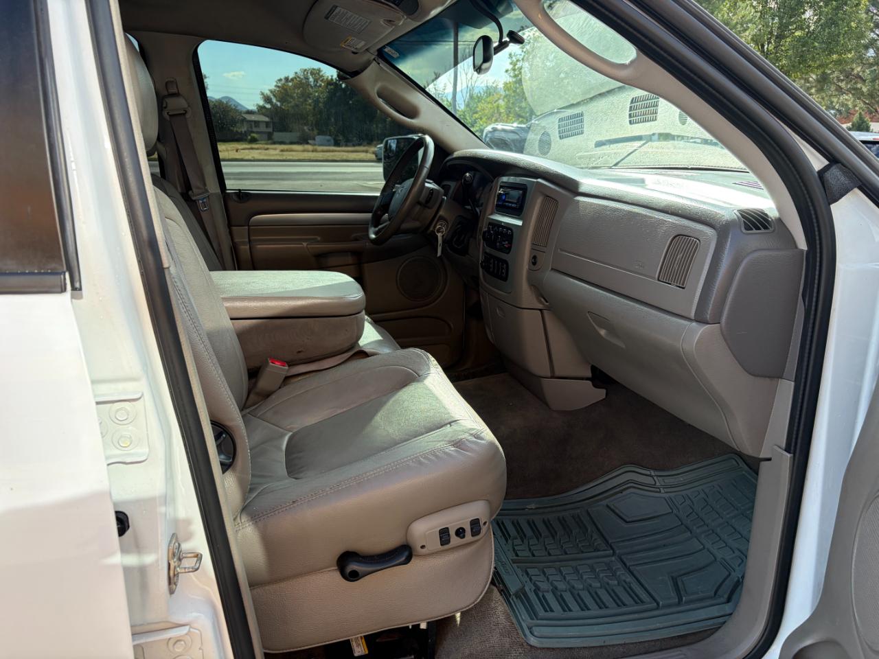 Dodge Ram 2500 4dr Quad Cab 140.5" WB 4WD SLT 2004