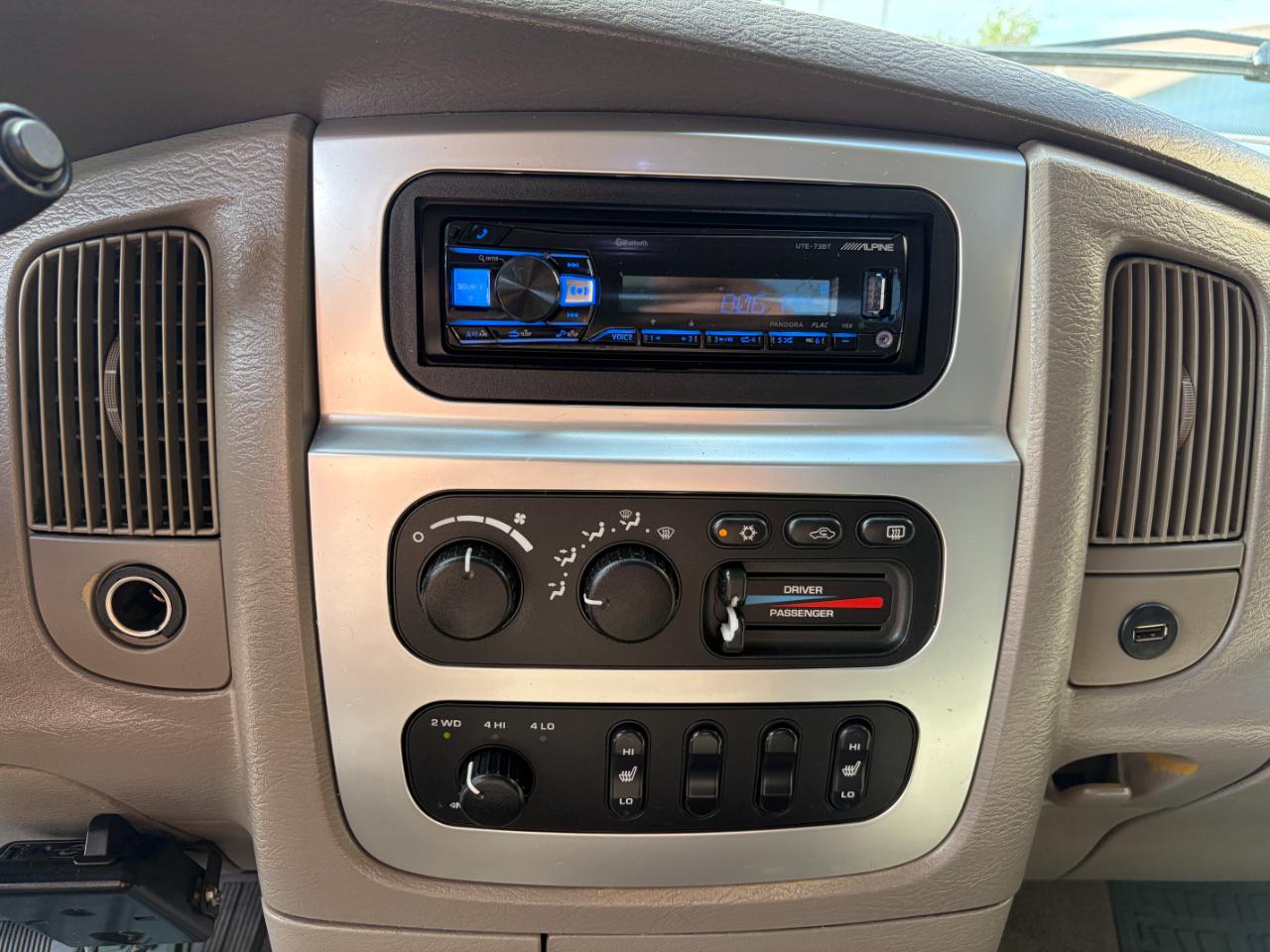 Dodge Ram 2500 4dr Quad Cab 140.5" WB 4WD SLT 2004
