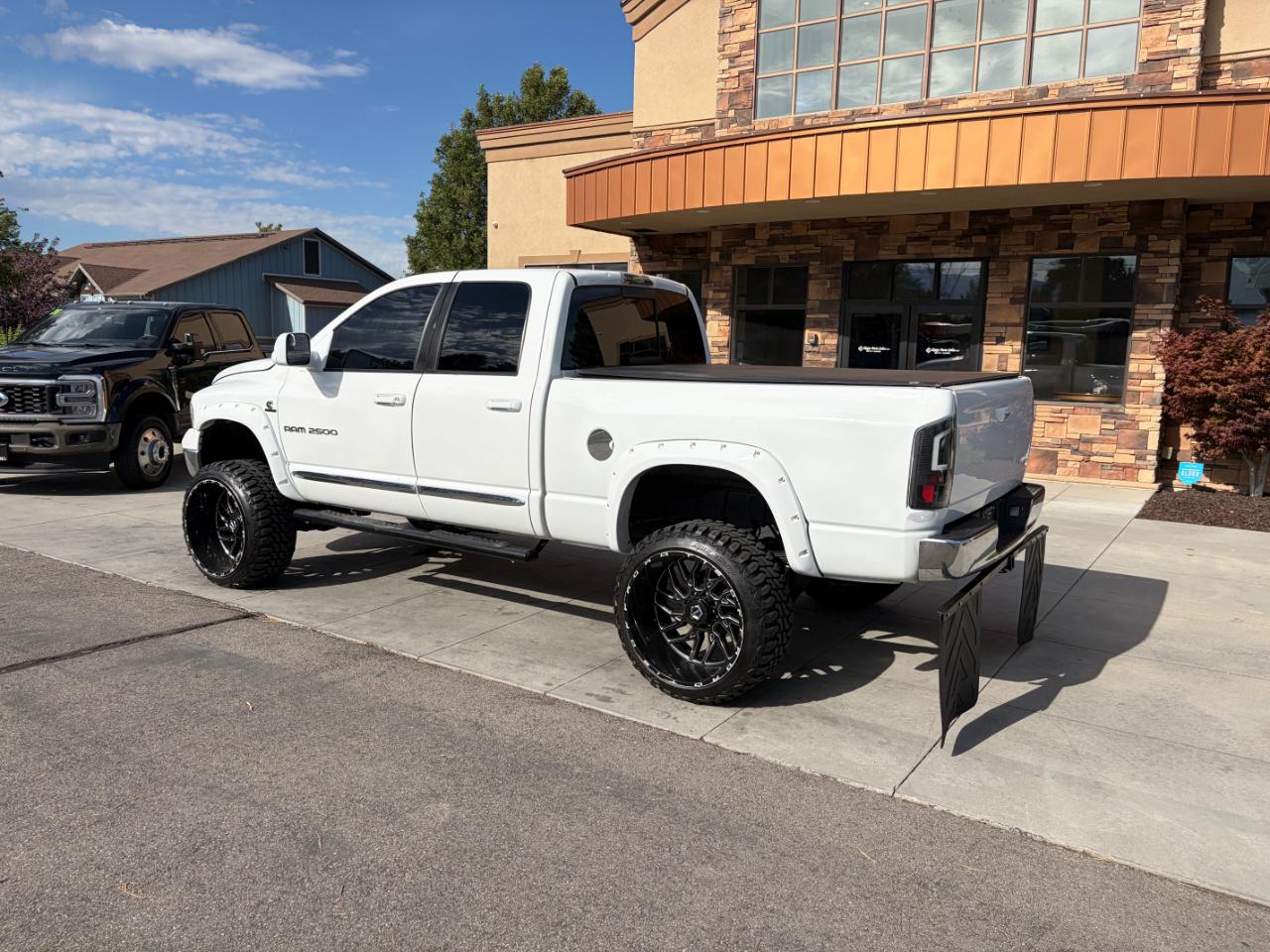 Dodge Ram 2500 4dr Quad Cab 140.5" WB 4WD SLT 2004