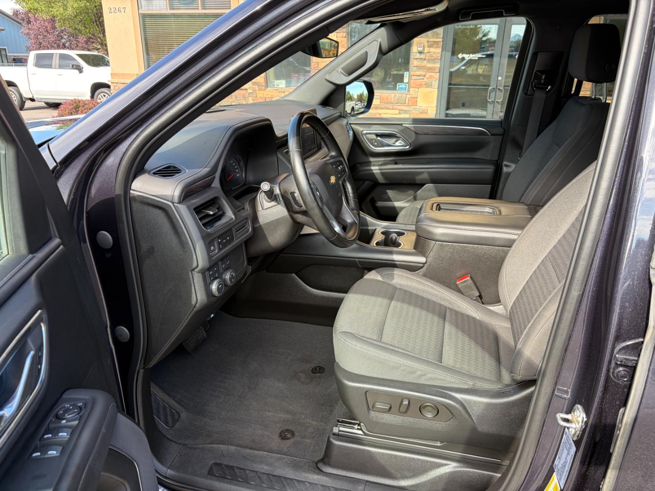 Chevrolet Suburban 4WD 4dr LS 2023