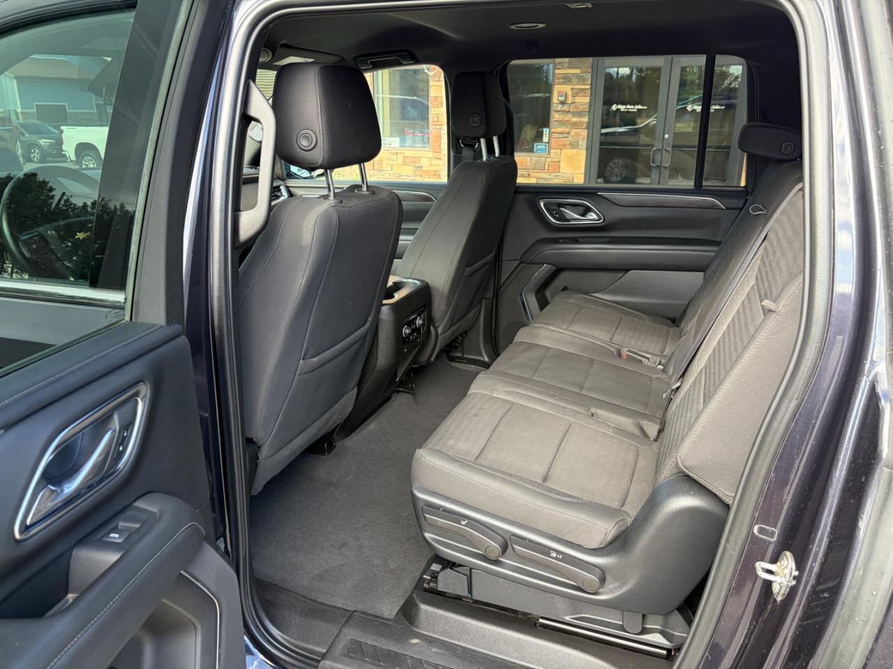 Chevrolet Suburban 4WD 4dr LS 2023