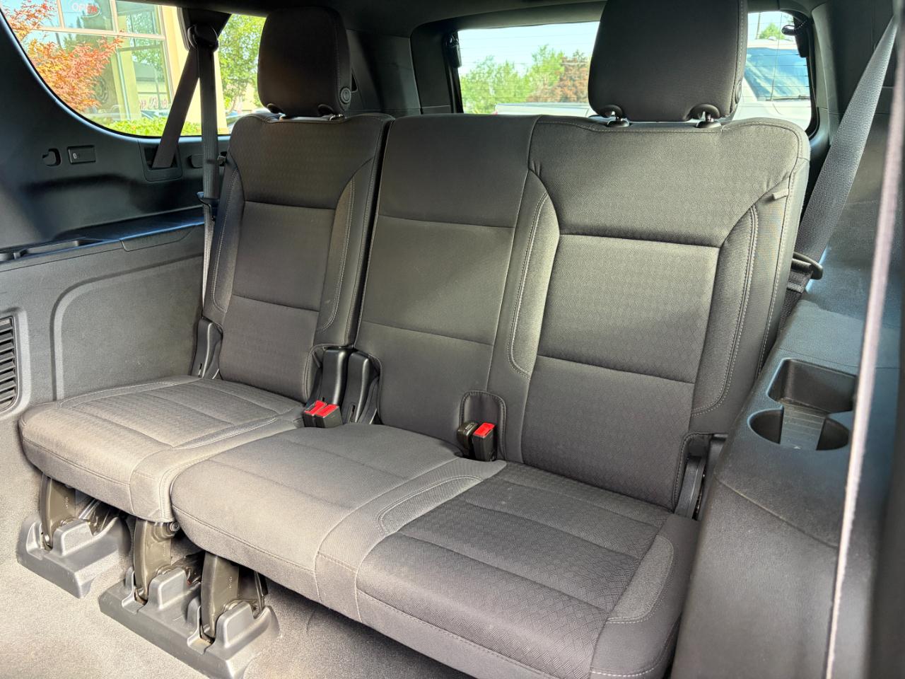 Chevrolet Suburban 4WD 4dr LS 2023