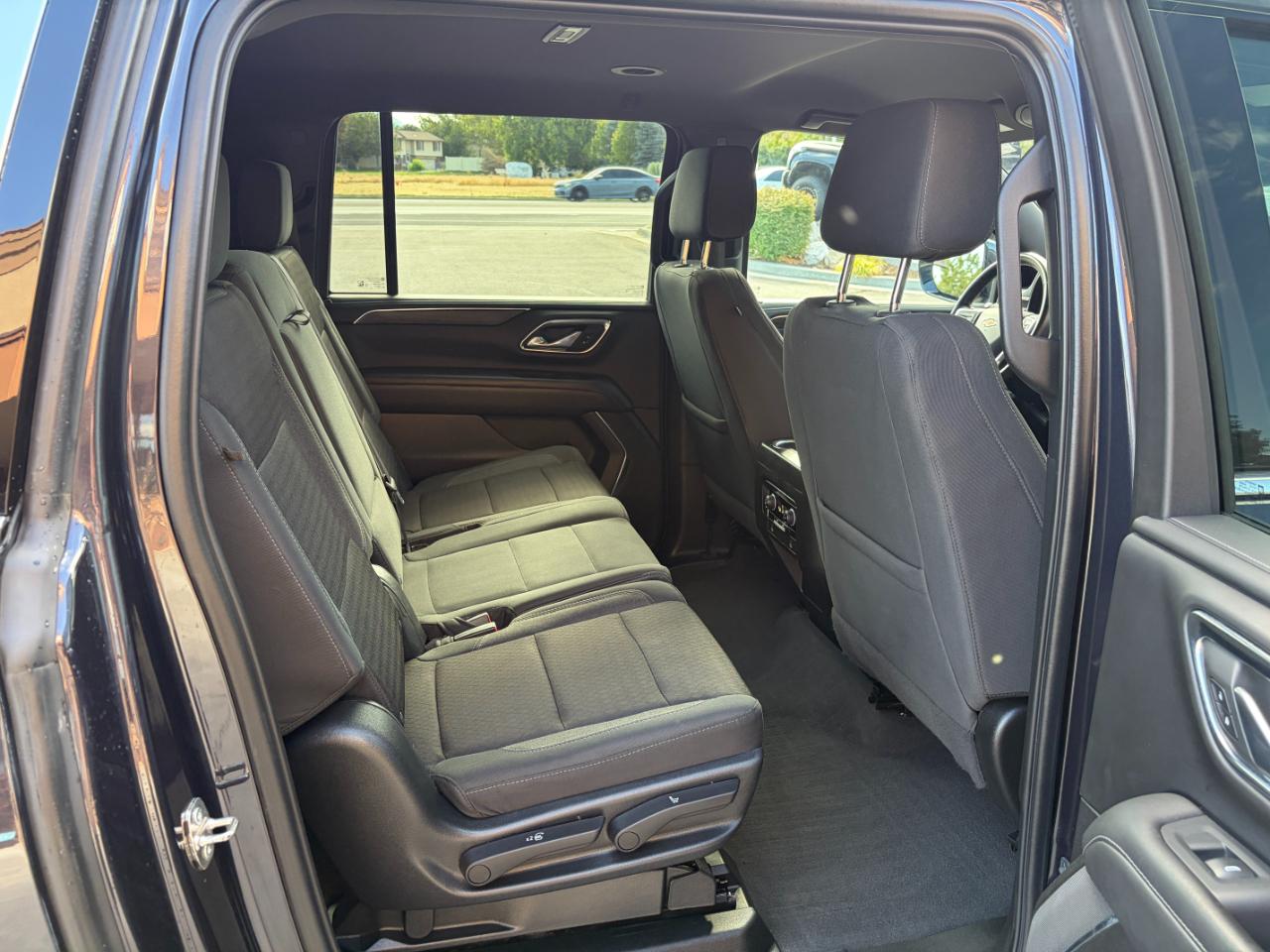 Chevrolet Suburban 4WD 4dr LS 2023