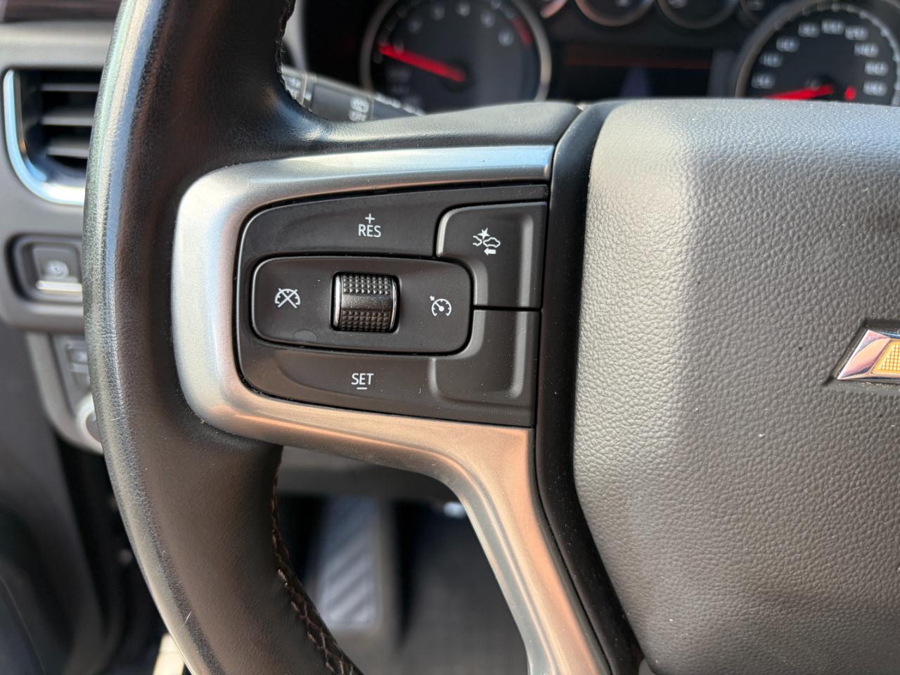 Chevrolet Suburban 4WD 4dr LS 2023