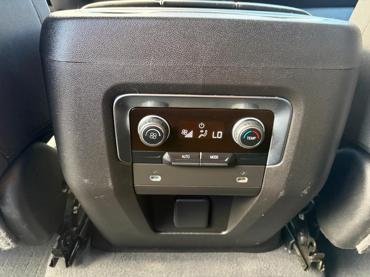 Chevrolet Suburban 4WD 4dr LS 2023