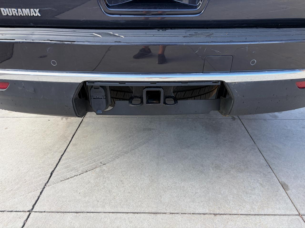 Chevrolet Suburban 4WD 4dr LS 2023