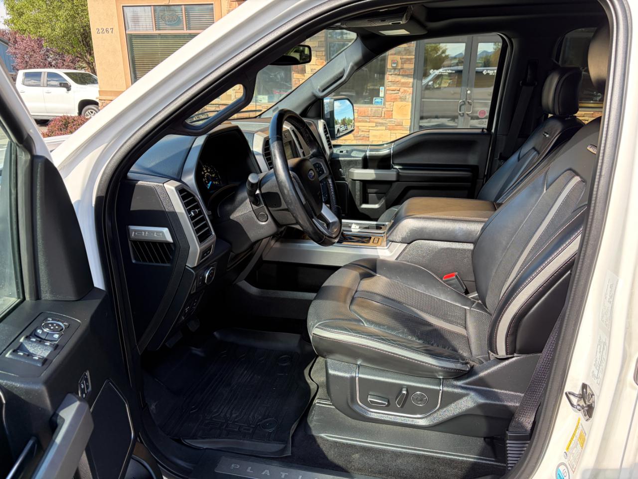 Ford F-150 Platinum 4WD SuperCrew 5.5' Box 2018
