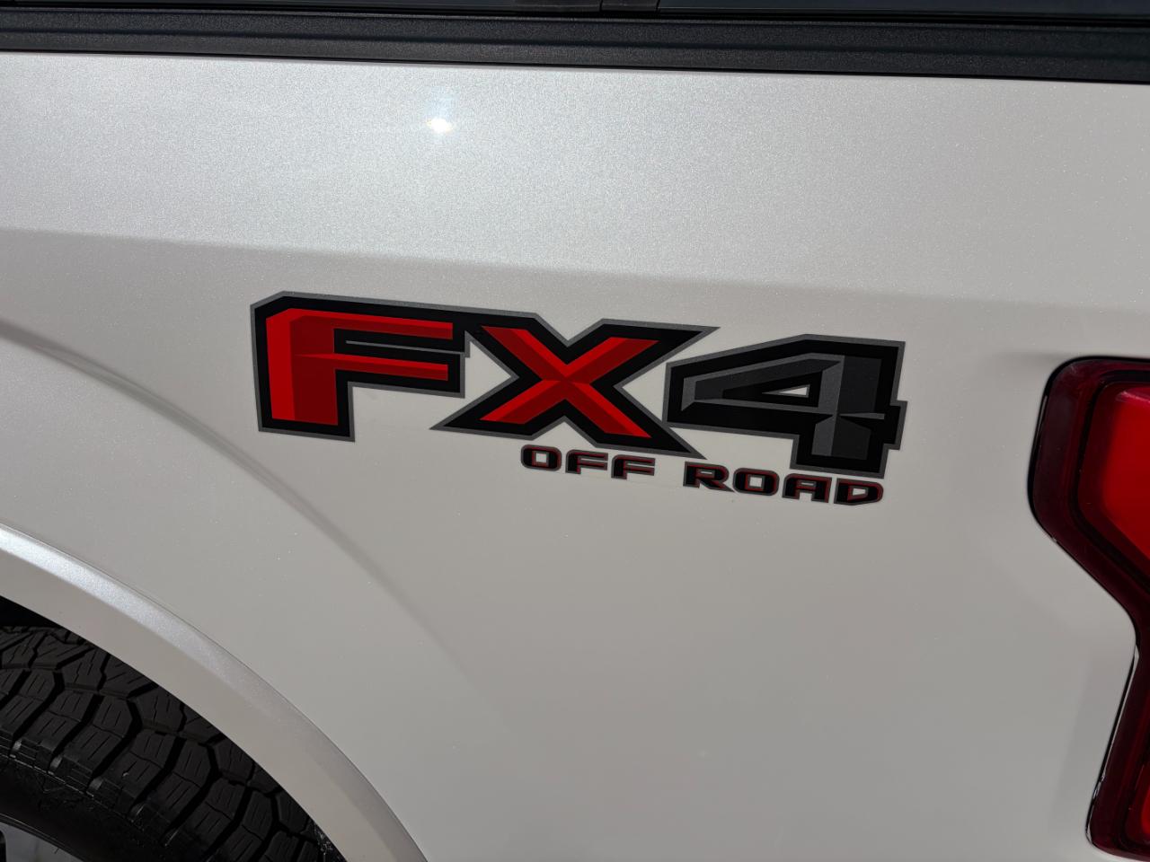 Ford F-150 Platinum 4WD SuperCrew 5.5' Box 2018