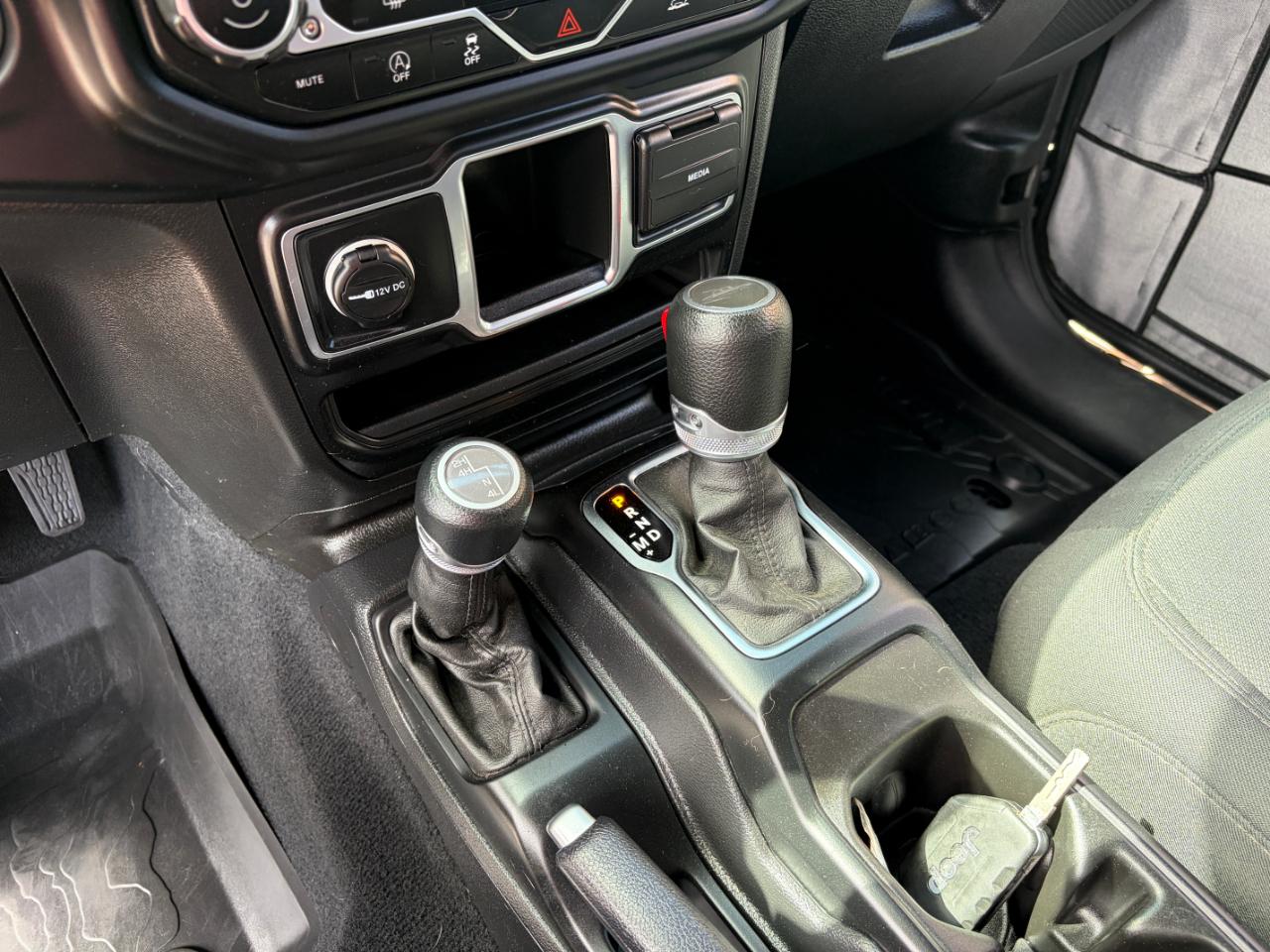 Jeep Gladiator Sport 4x4 2023