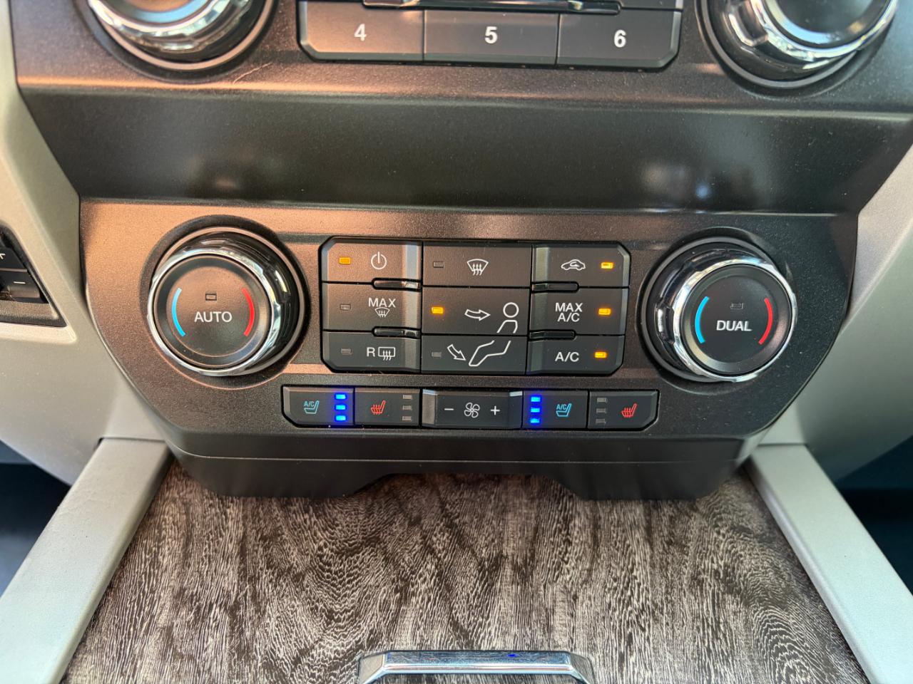 Ford Super Duty F-250 SRW Lariat 4WD Crew Cab 6.75' Box 2019