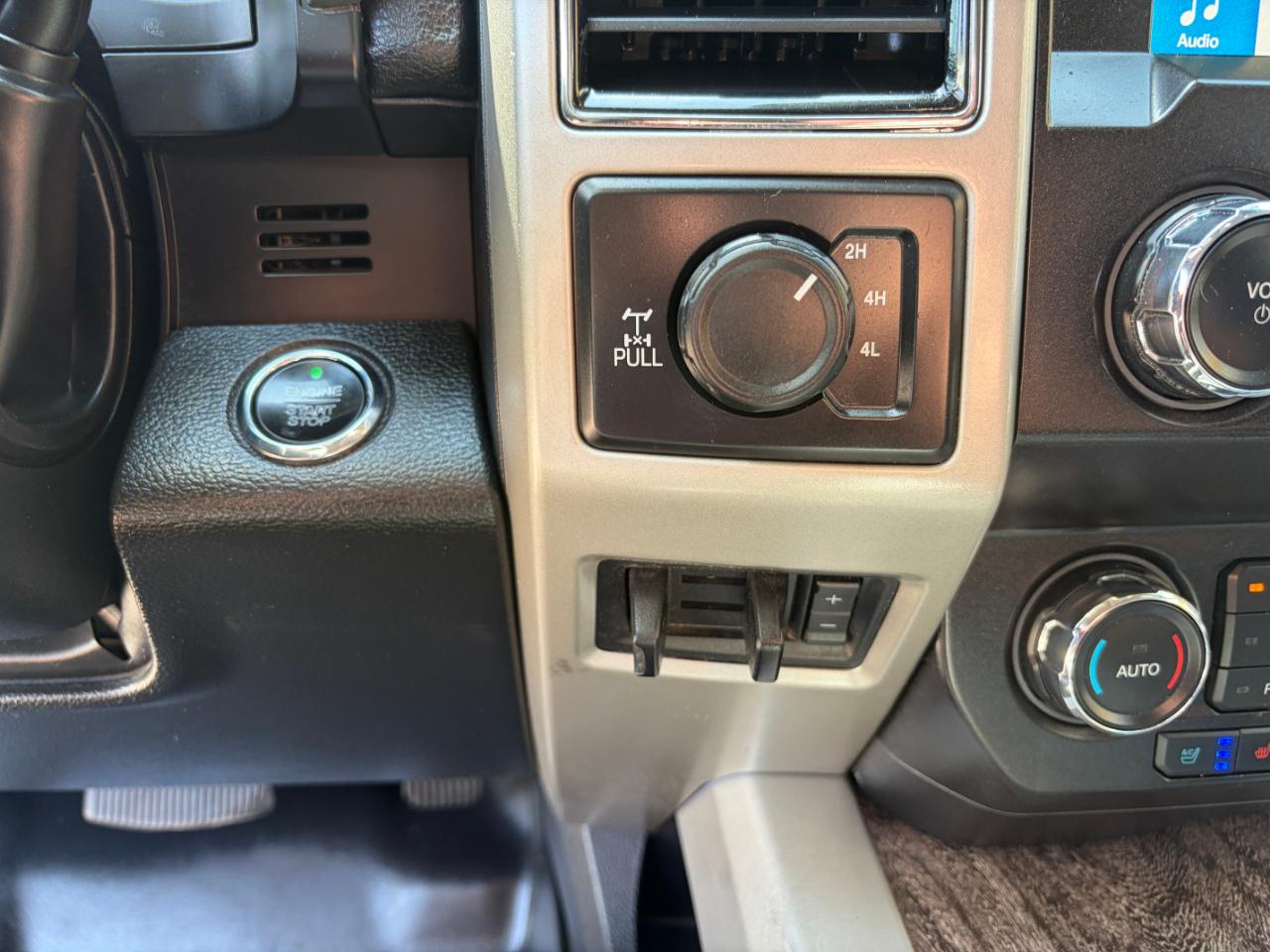 Ford Super Duty F-250 SRW Lariat 4WD Crew Cab 6.75' Box 2019
