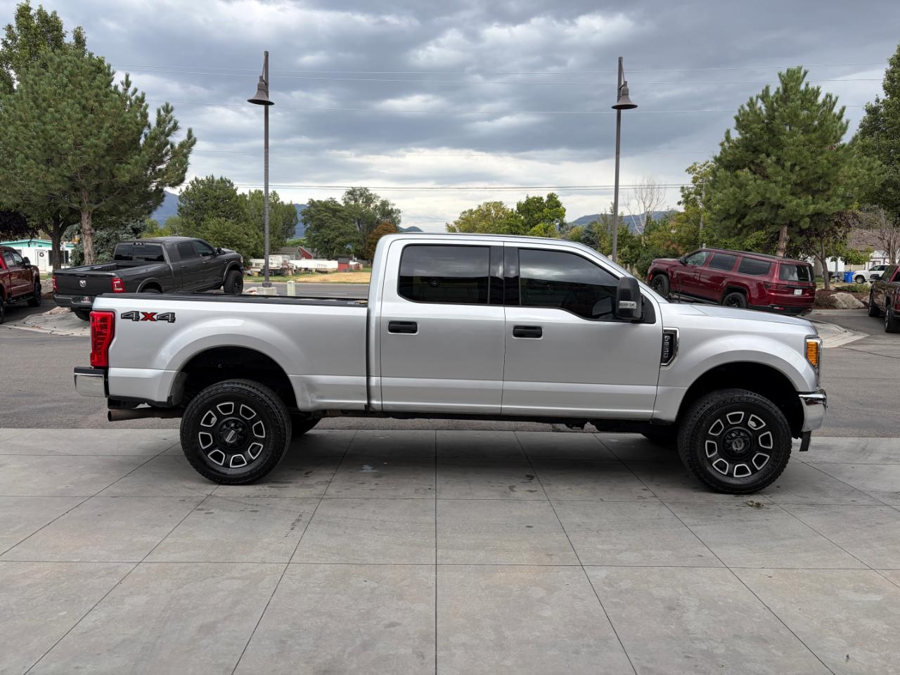 Ford Super Duty F-250 SRW XLT 4WD Crew Cab 6.75' Box 2017