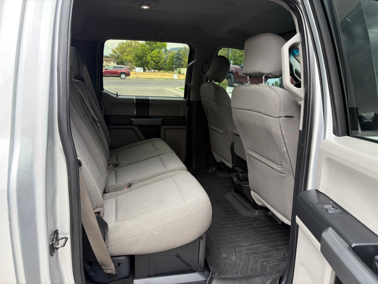 Ford Super Duty F-250 SRW XLT 4WD Crew Cab 6.75' Box 2017