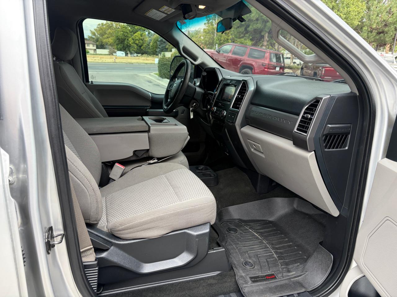 Ford Super Duty F-250 SRW XLT 4WD Crew Cab 6.75' Box 2017