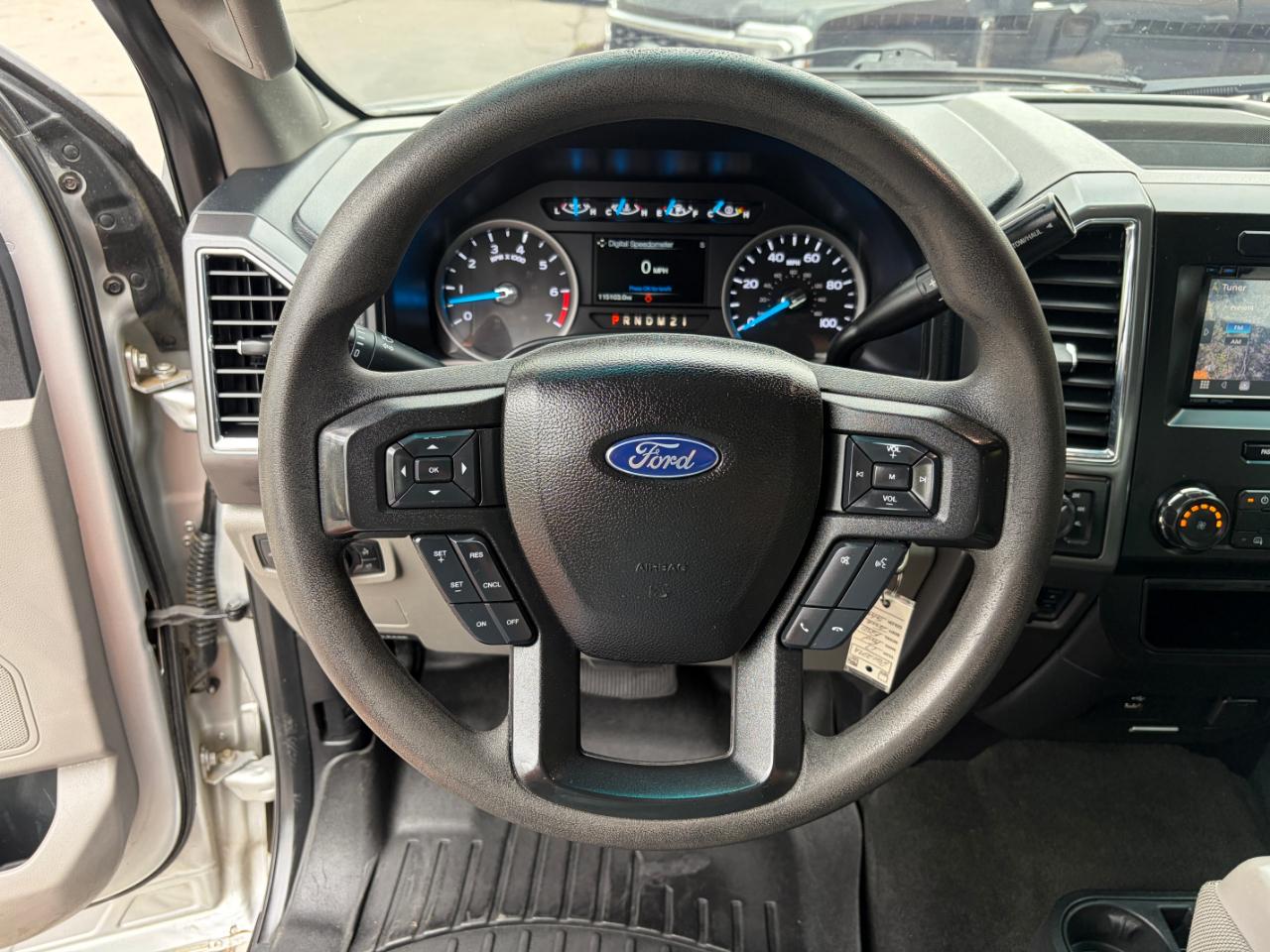 Ford Super Duty F-250 SRW XLT 4WD Crew Cab 6.75' Box 2017