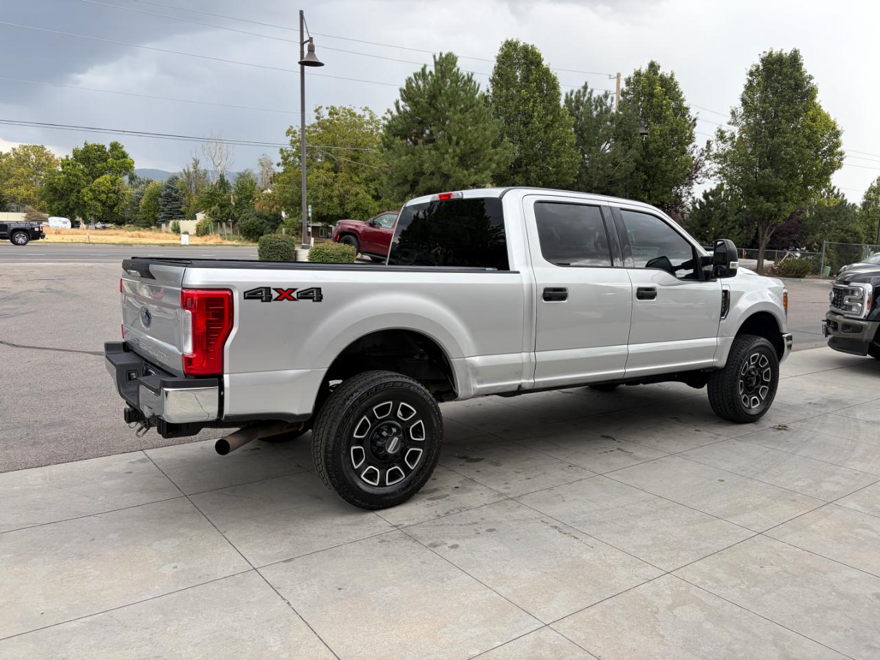Ford Super Duty F-250 SRW XLT 4WD Crew Cab 6.75' Box 2017