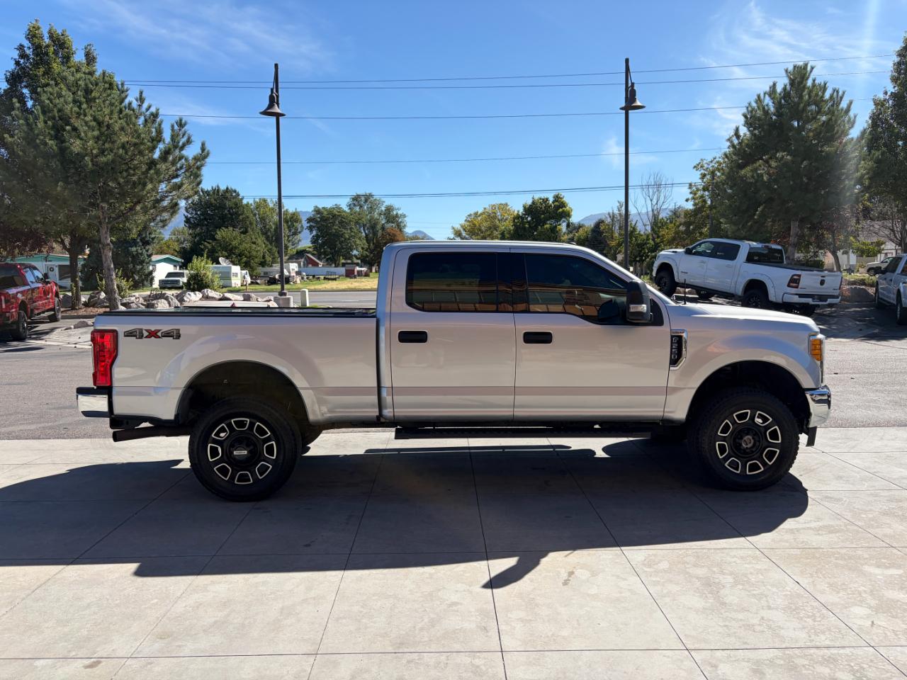 Ford Super Duty F-250 SRW XLT 4WD Crew Cab 6.75' Box 2017